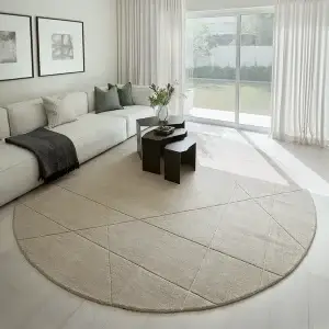 Round Carpet with Diamonds and Squares Narrow Line Design