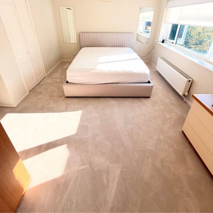 Carpet installation in Business Bay Dubai apartment bedroom