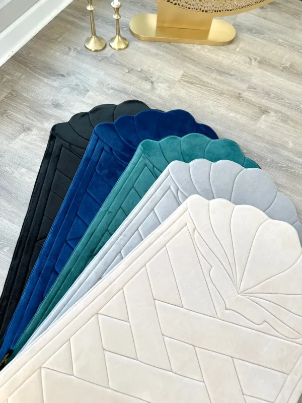Large Seashell Luxury Prayer Mat - Image 2